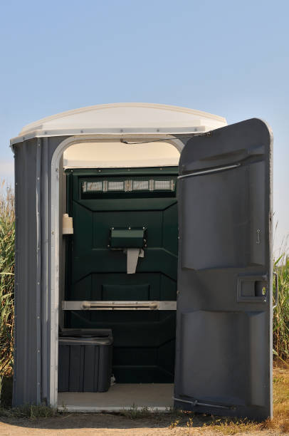 Best Portable bathroom rental  in Athens, MI